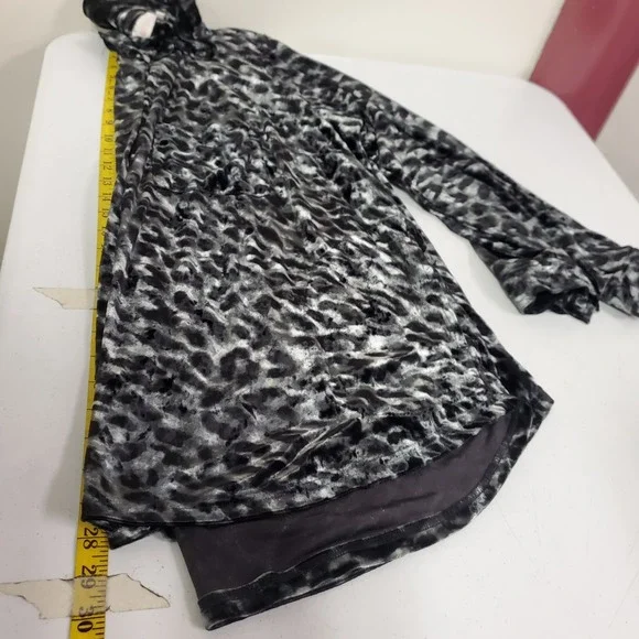 Belle Kim Gravel Womens Animal Print Long Sleeve Button Up Velvet Top Size 1X - Picture 8 of 11